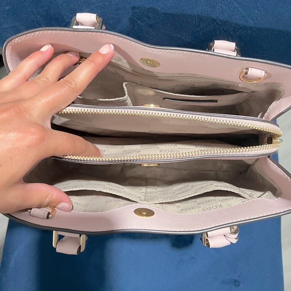 Michael Kors Adjustable/Removable Strap Handbag P… - image 5